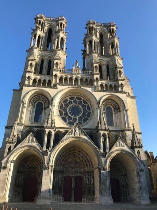 Suite De Charme Au Pied De La Cathedrale Laon Ngoại thất bức ảnh